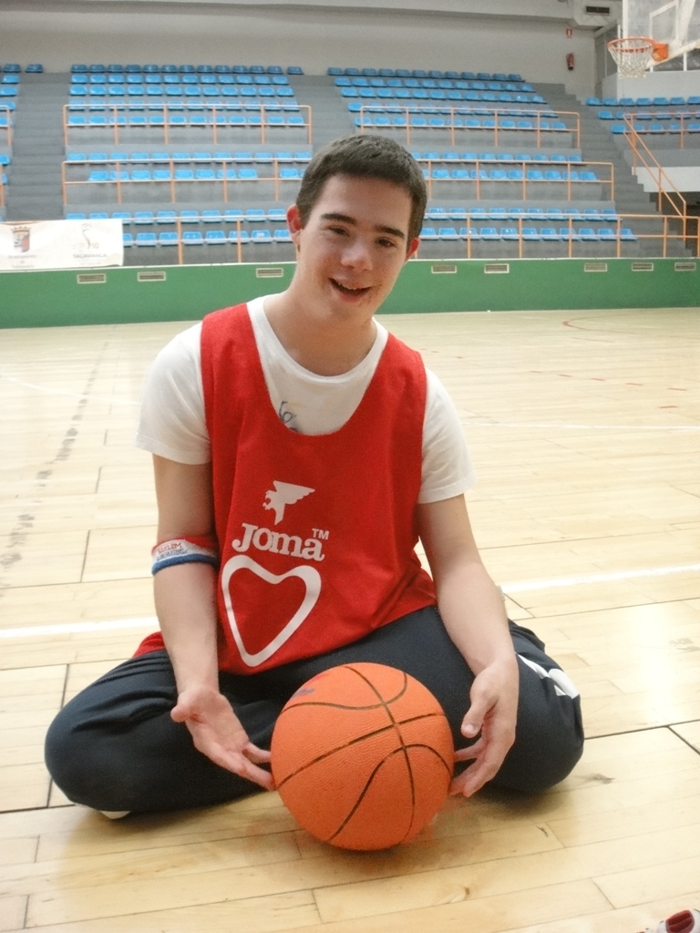 José Ramón en la actividad de baloncesto